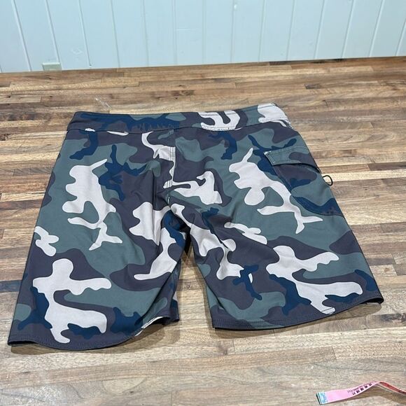 Volcom Men’s Camo Boardshort Never Worn Men’s ! 4 way stretch size 29 Cool - Picture 7 of 8